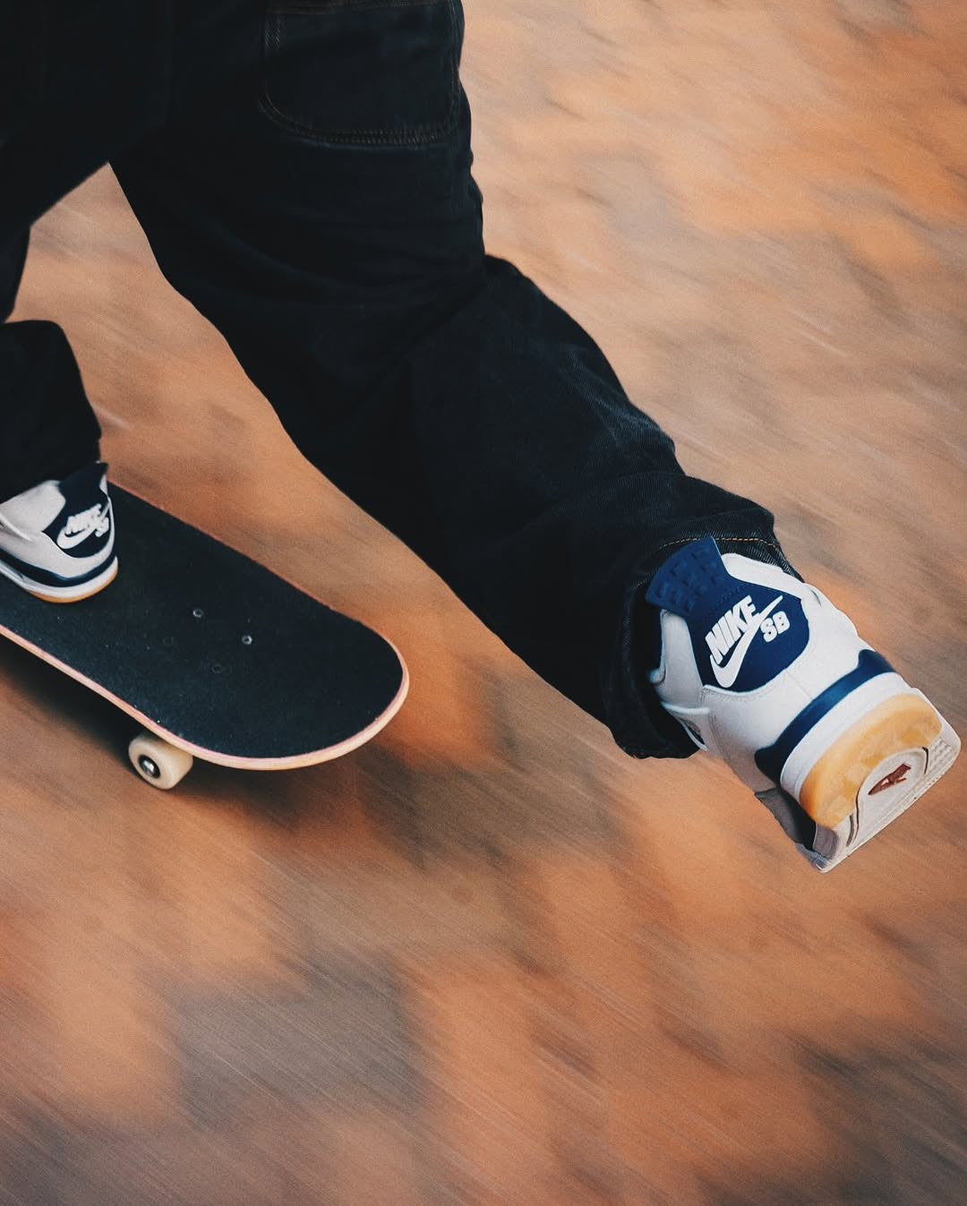 Nike SB x Air Jordan 4 'Navy'