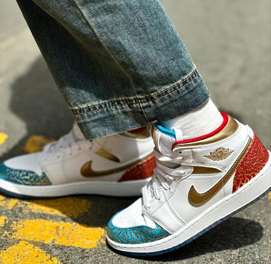 Jordan 1 Mid Sneaker School NC to Chicago (GS) - Sneakerhype