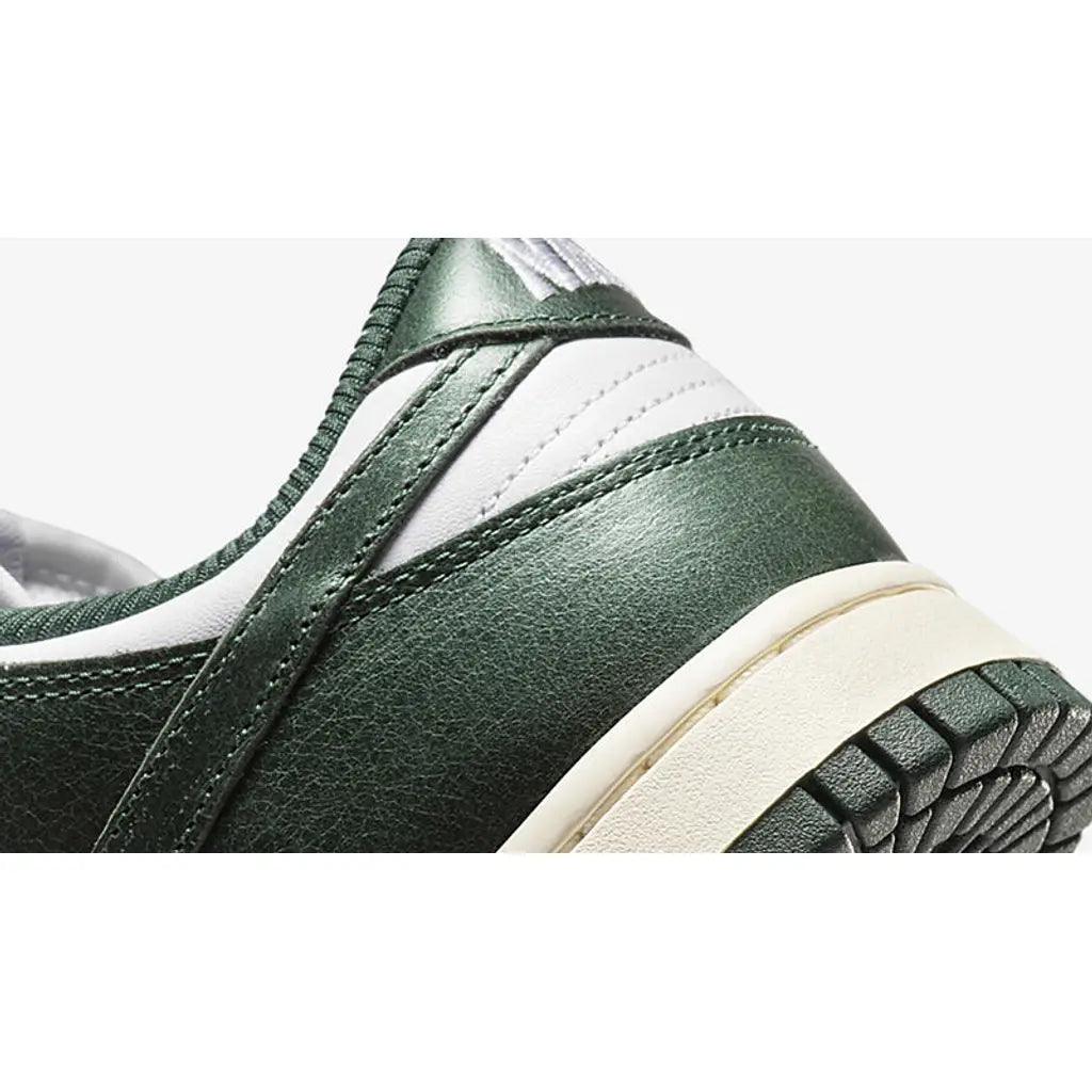 Nike Dunk Low Vintage Green (W) - Sneakerhype