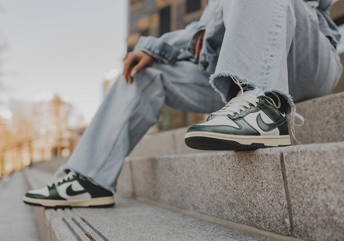 Nike Dunk Low Vintage Green (W) - Sneakerhype